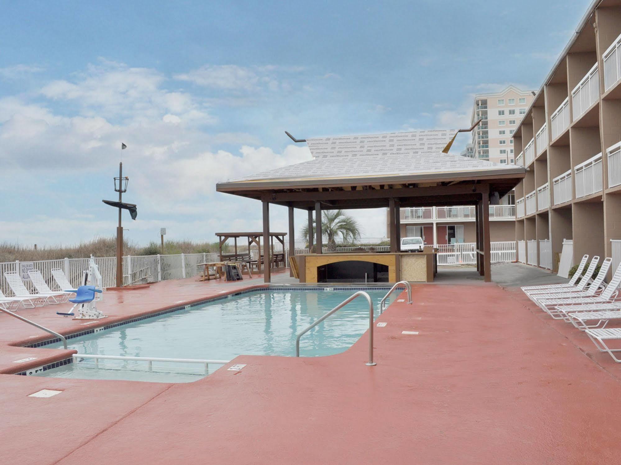 Castaway Beach Inn & Swim Up Bar Норт Мъртъл Бийч Екстериор снимка